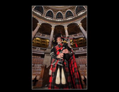 Bagpiper Roddy (1)